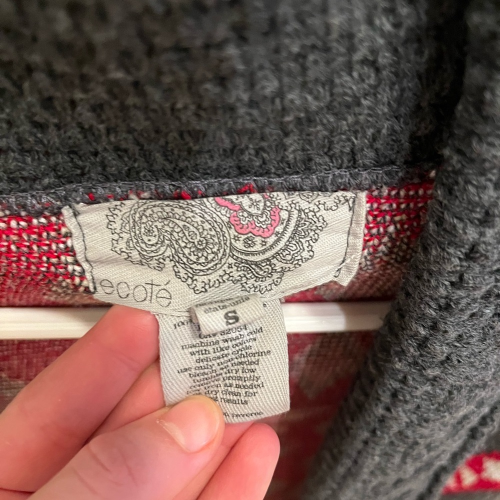 Urban Outfitters Red and Gray Knit Cardigan - Picture 2 of 3